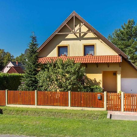 Holiday Home In Balatonkeresztur 40862 Exterior photo